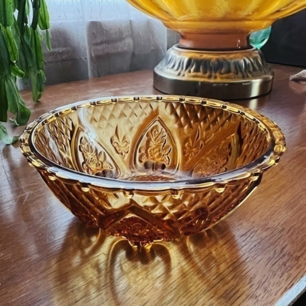 Vintage Fleur De Lis Amber Bowl | KIG Indonesia Glass Co. | Mid-Century Modern